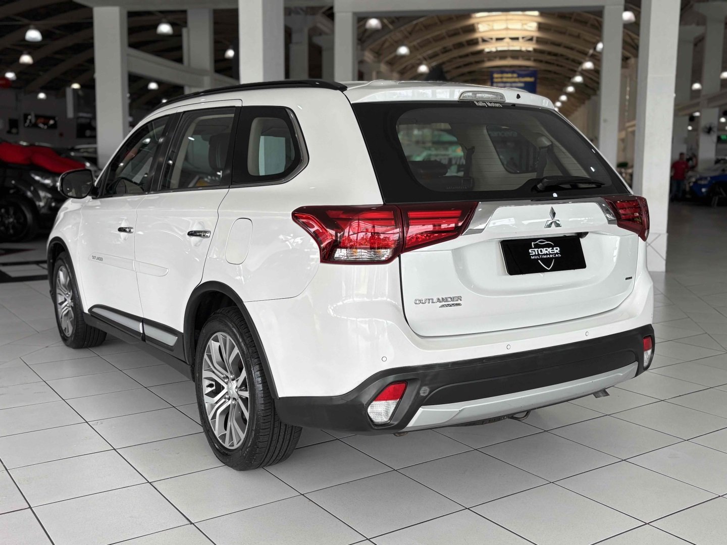 Mitsubishi OUTLANDER HPE-S 2.2 Diesel 4x4 Aut. na cor Branco em Curitiba / PR - 778747