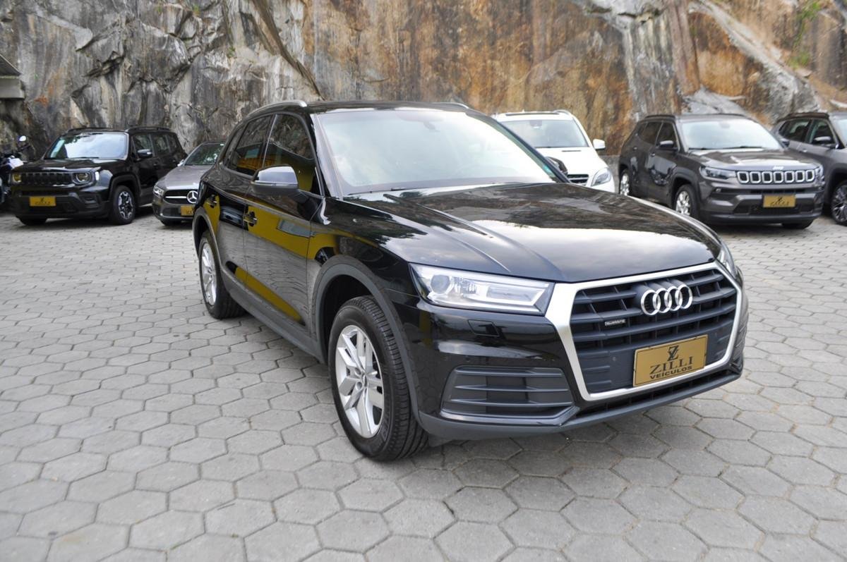Audi Q5 2.0 16V TFSI Quattro S Tronic na cor Preto em Florianópolis / SC - 780198