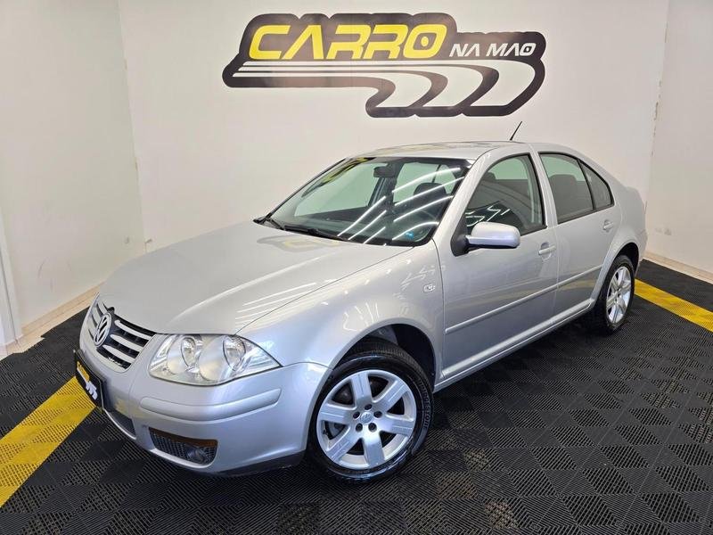 Volkswagen Bora 2.0/ 2.0 Flex 8v Aut. na cor Prata em Curitiba / PR - 780638