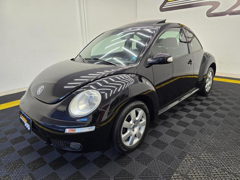 Volkswagen New Beetle 2.0 Mi Mec./Aut. na cor Preto em Curitiba / PR - 780645