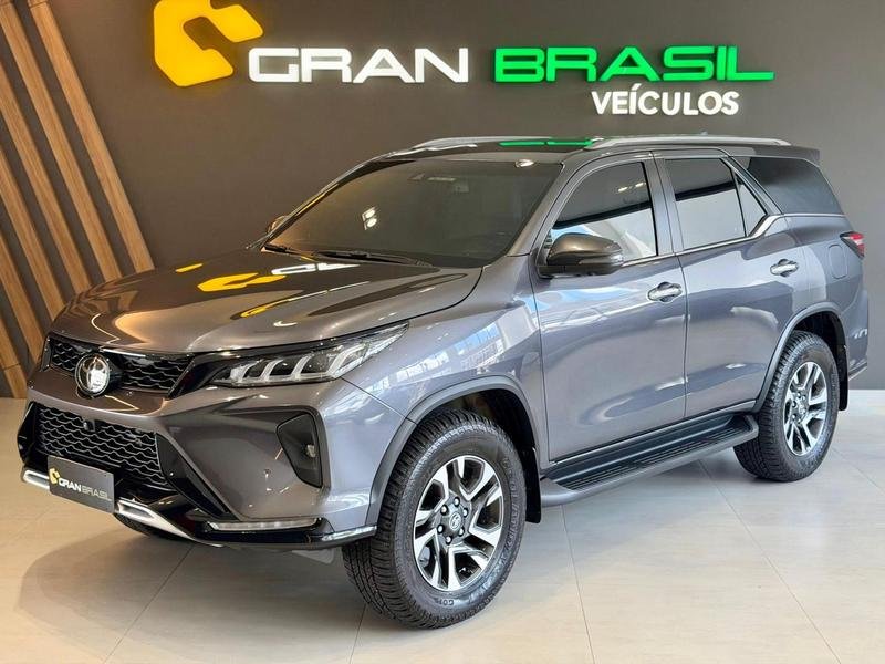 imagem de SW4 SRX Diamo. 4x4 2.8 TB Die Aut.