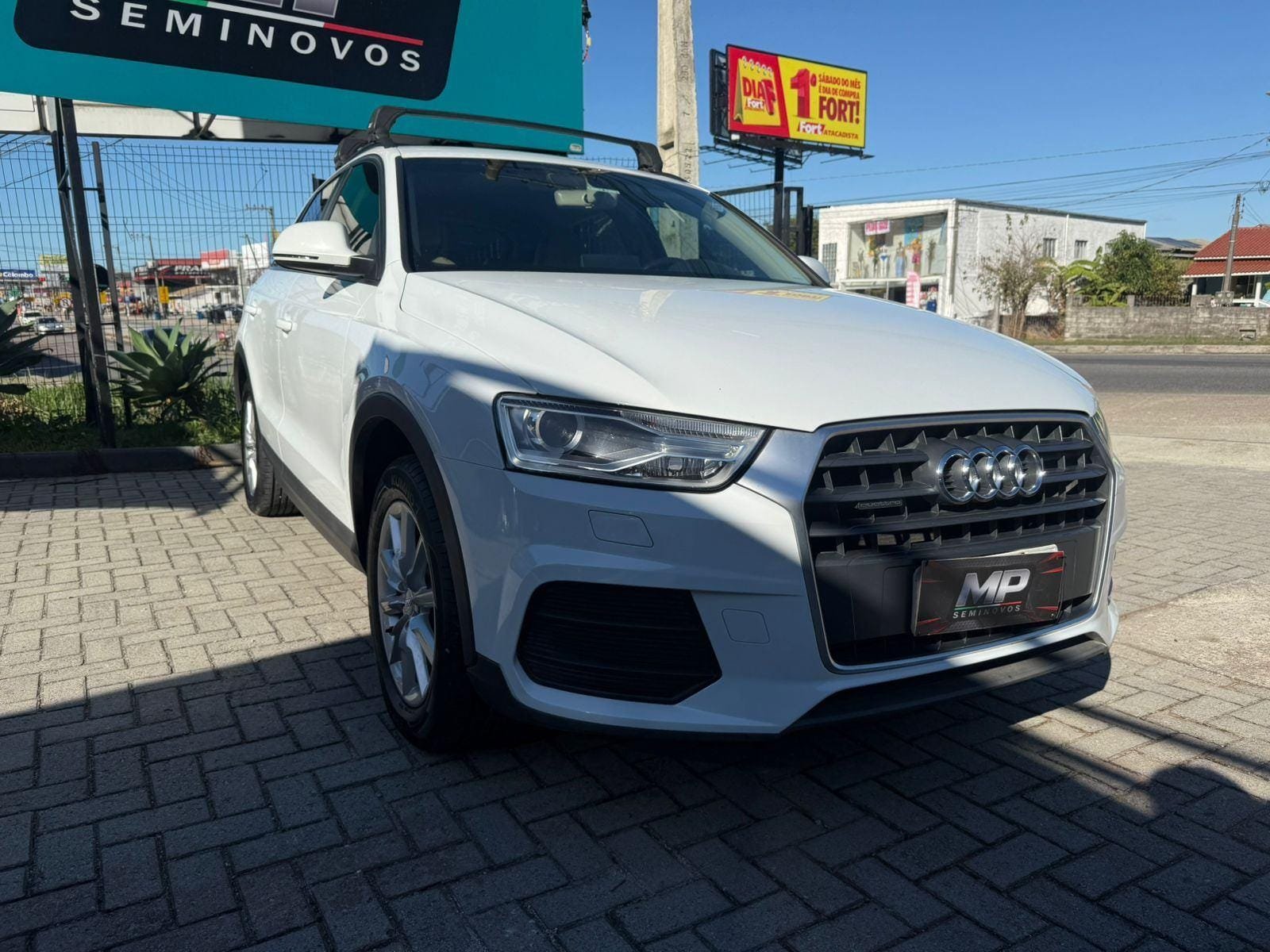 Audi Q3 2.0 TFSI Quat. 170/180cv S-tronic 5p na cor Branco em Florianópolis / SC - 781