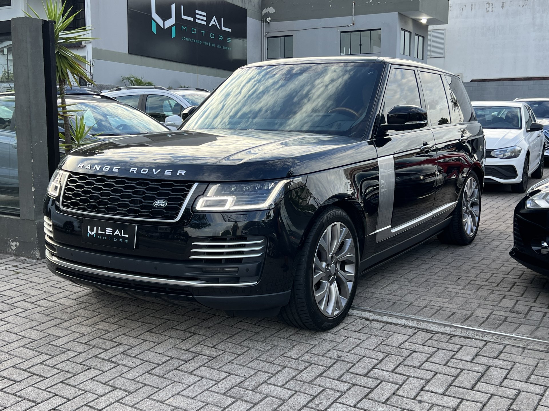 Land Rover Range Rover Vogue 4.4 TDV8/SDV8 Diesel Aut. na cor Preto em São José / SC - 781608
