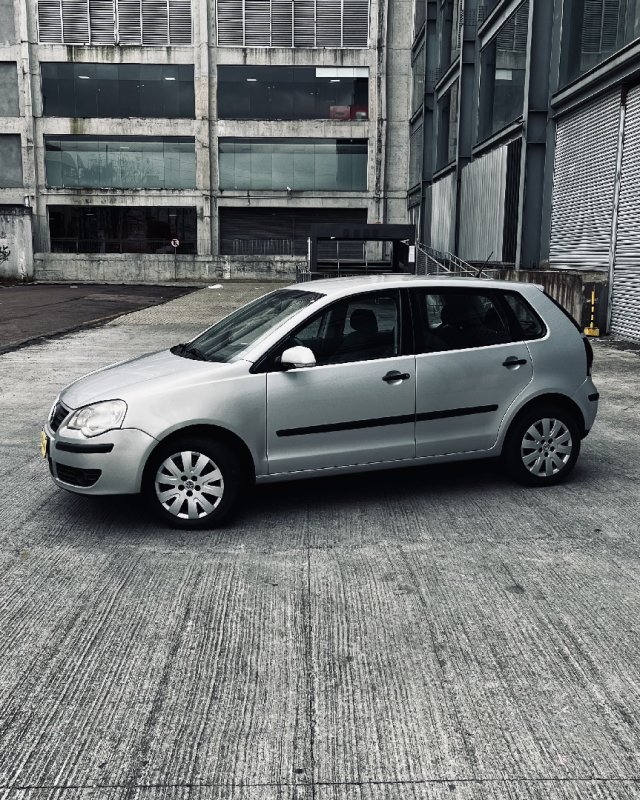 Volkswagen Polo 1.6 Mi/S.Ouro 1.6 Mi Tot.Flex 8V 5p na cor Prata em Curitiba / PR - 781659