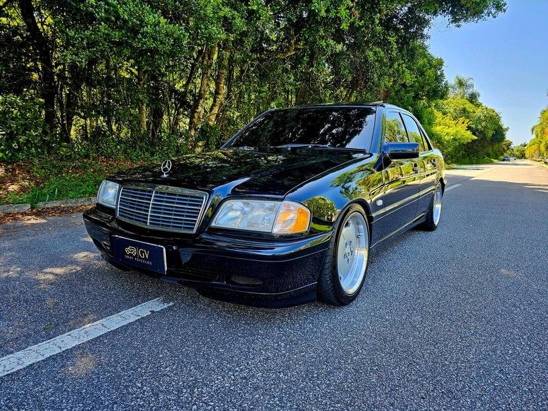 Mercedes-Benz C-180 Classic/Classic Plus/Elegance na cor Preto em Florianópolis / SC - 781691