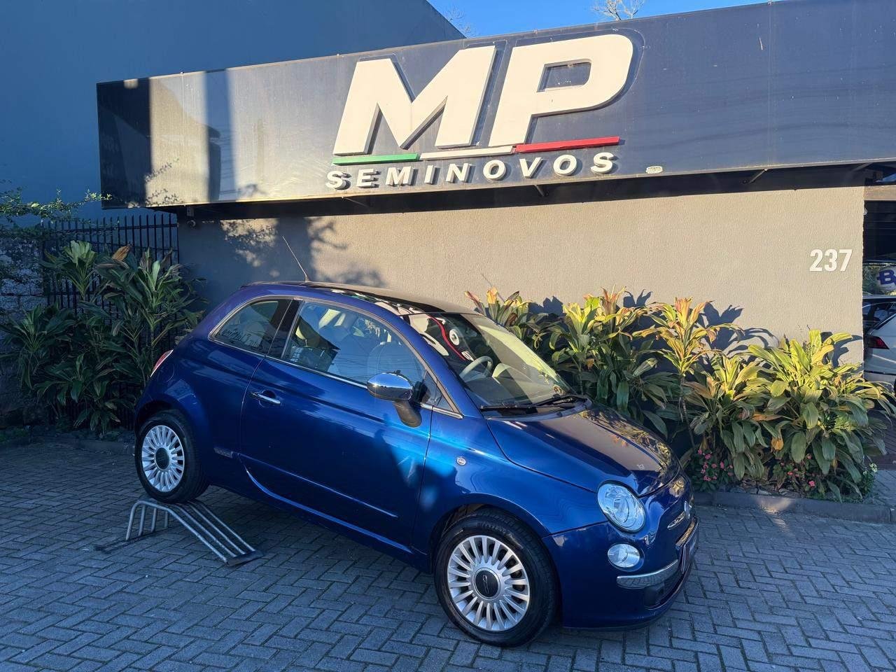 Fiat 500 LOUNGE 1.4 16V 100cv Mec. na cor Azul em Florianópolis / SC - 782