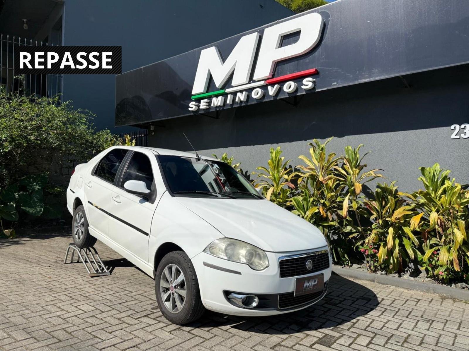 Fiat Siena TETRAFUEL 1.4 mpi Fire Flex 8v 4p na cor Branco em Florianópolis / SC - 783