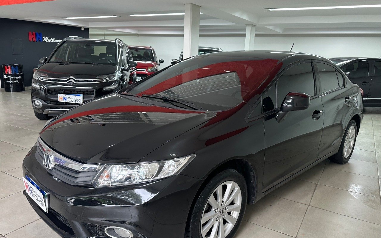 Honda Civic Sedan LXS 1.8/1.8 Flex 16V Mec. 4p na cor Preto em Curitiba / PR - 785469