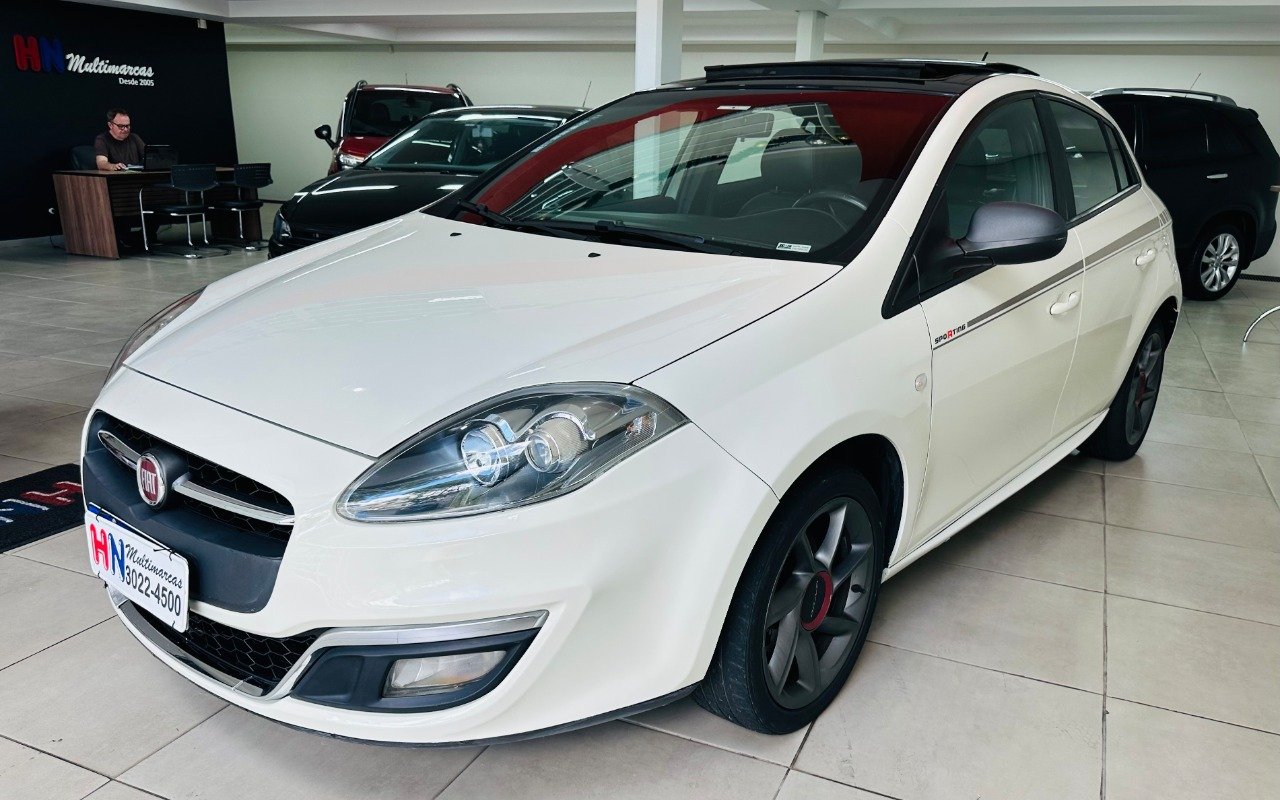 Fiat Bravo SPORTING 1.8 Dualogic Flex 16V 5p na cor Branco em Curitiba / PR - 786003