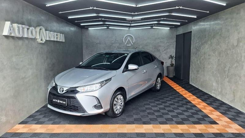 Toyota Yaris XL Sedan 1.5 Flex 16V 4p Mec. na cor Prata em Curitiba / PR - 786047