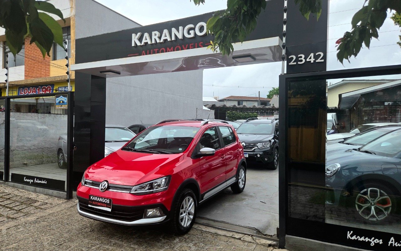 Volkswagen Crossfox 1.6 T. Flex 16V 5p na cor Vermelho em Curitiba / PR - 786563