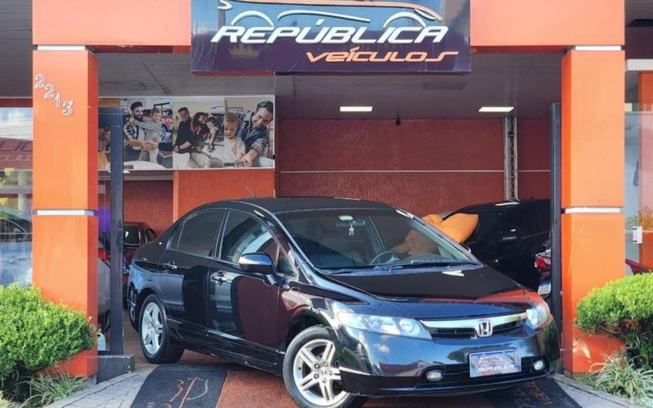 imagem de Sedan EXS 1.8/1.8 Flex 16V Aut. 4p