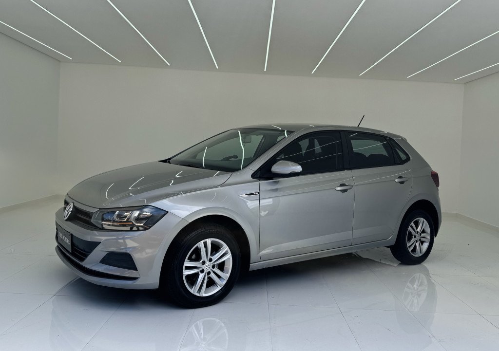 Volkswagen Polo 1.6 MSI Flex 16V 5p na cor Prata em Curitiba / PR - 787056