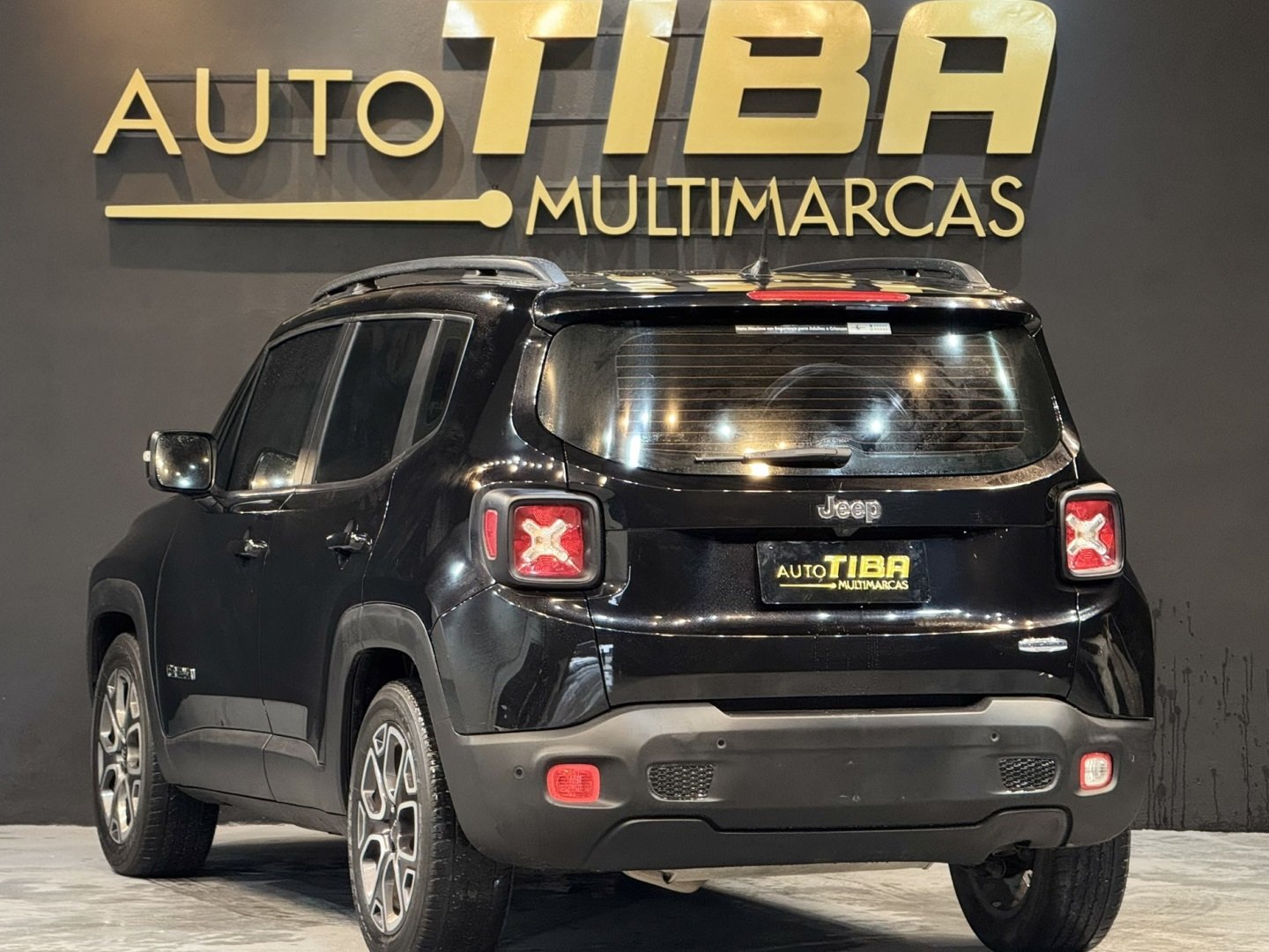 Jeep Renegade Longitude 1.8 4x2 Flex 16V Aut. na cor Preto em Joinville / SC - 790625