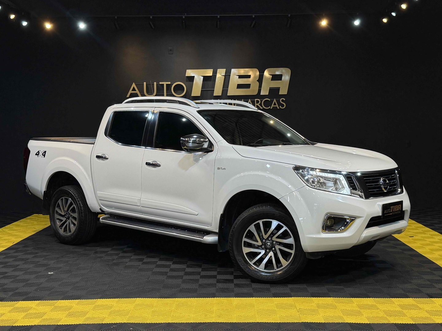 Nissan Frontier LE CD 4x4 2.3 Bi-TB Diesel Aut. na cor Branco em Joinville / SC - 790632