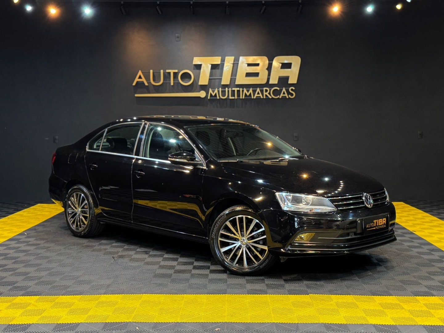 Volkswagen Jetta Highline 2.0 TSI 16V 4p Tiptronic na cor Preto em Joinville / SC - 790660