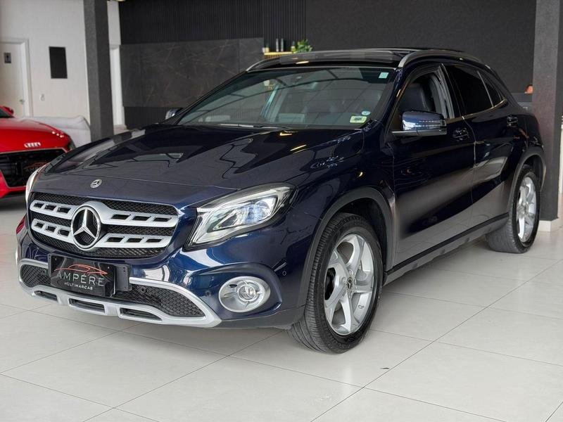 Mercedes-Benz GLA 200 Enduro 1.6 TB 16V Flex Aut. na cor Azul em Curitiba / PR - 794832