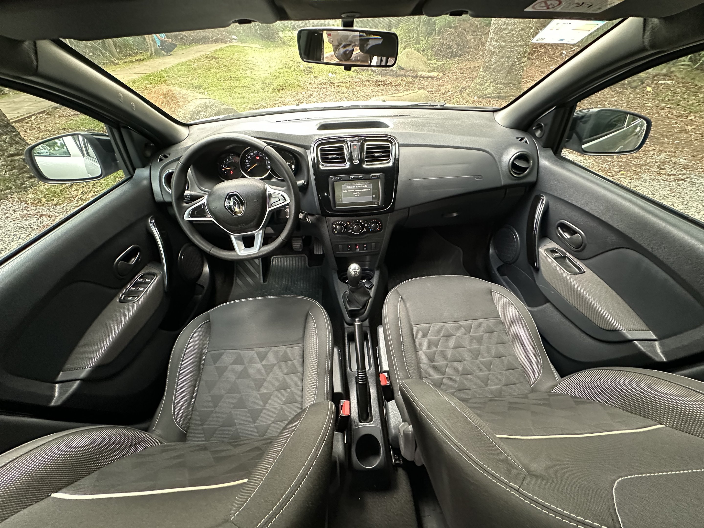 Renault Logan Zen Flex 1.0 12V 4p Mec. na cor Prata em Curitiba / PR - 795057