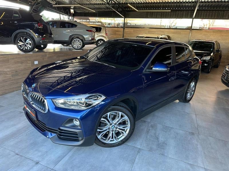 BMW X2 SDRIVE 18i 1.5 ActiveFlex 136cv Aut. na cor Azul em São José dos Pinhais / PR - 795379