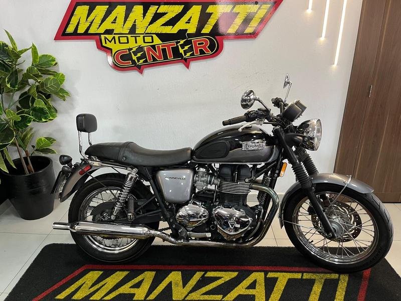TRIUMPH BONNEVILLE T100  na cor Preto em Campo Largo / PR - 795399
