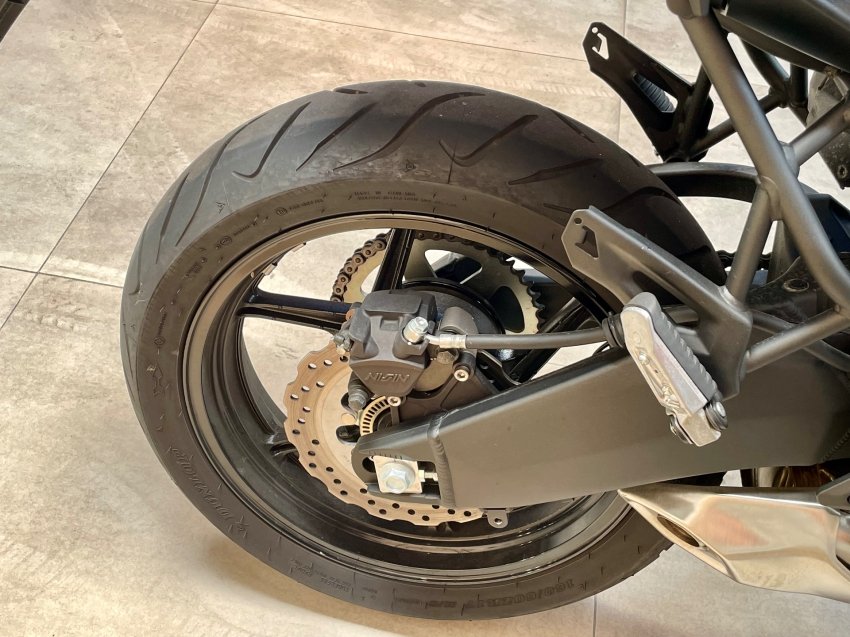 KAWASAKI Versys 650cc  na cor Preto no Porto Alegre / RS - 795553