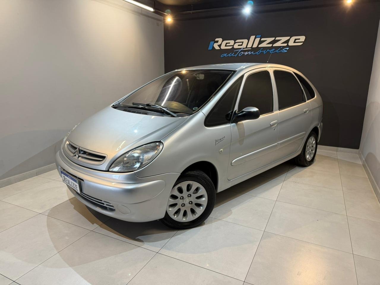 imagem de GLX 1.6 16V 3p