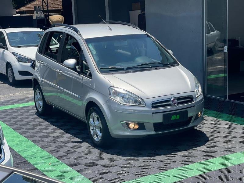 Fiat Idea ATTRACTIVE 1.4 Fire Flex 8V 5p na cor Prata em Curitiba / PR - 796247