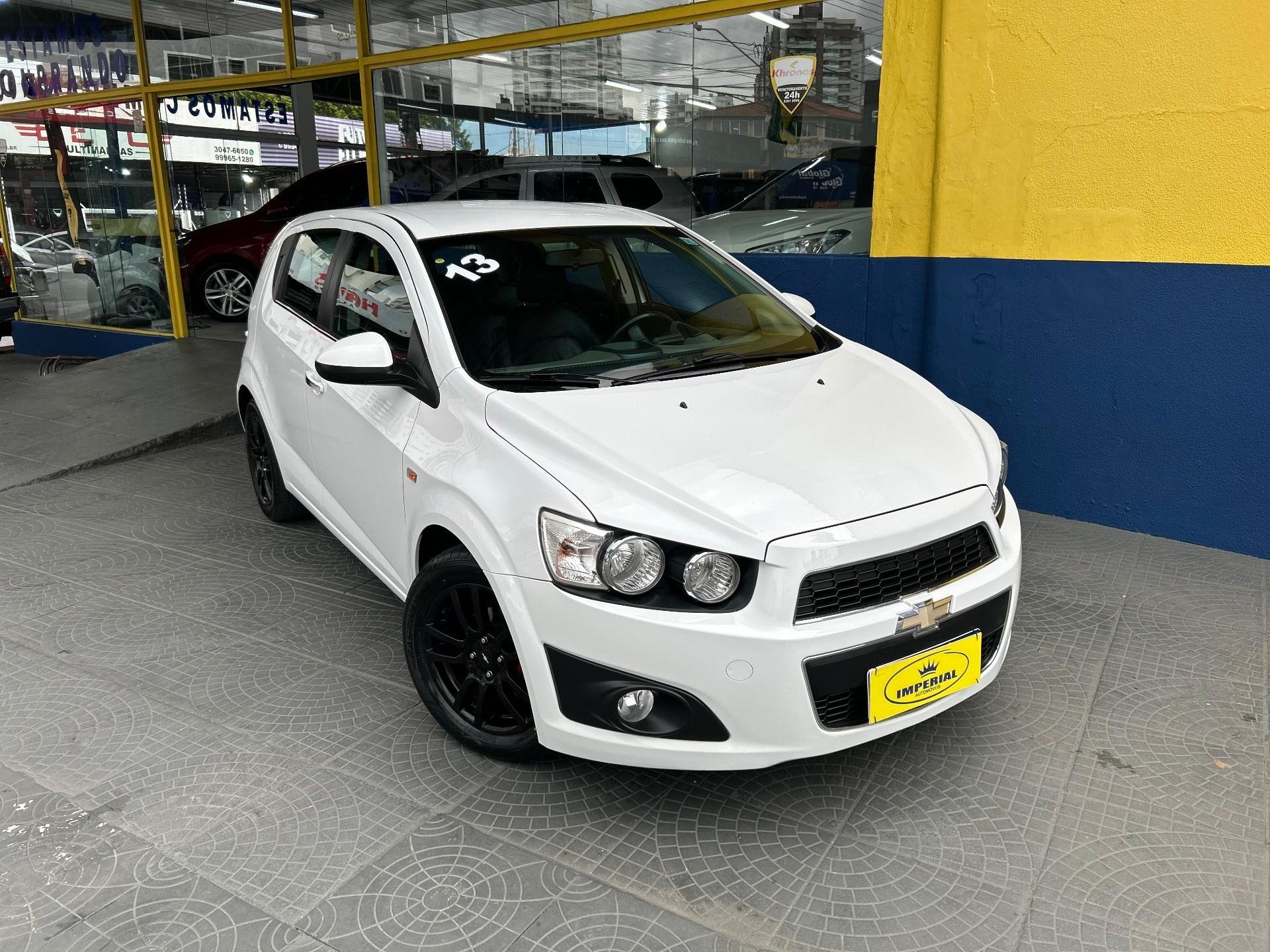 Chevrolet SONIC HB LTZ 1.6 16V FlexPower 5p Aut. na cor Branco em São José / SC - 797113