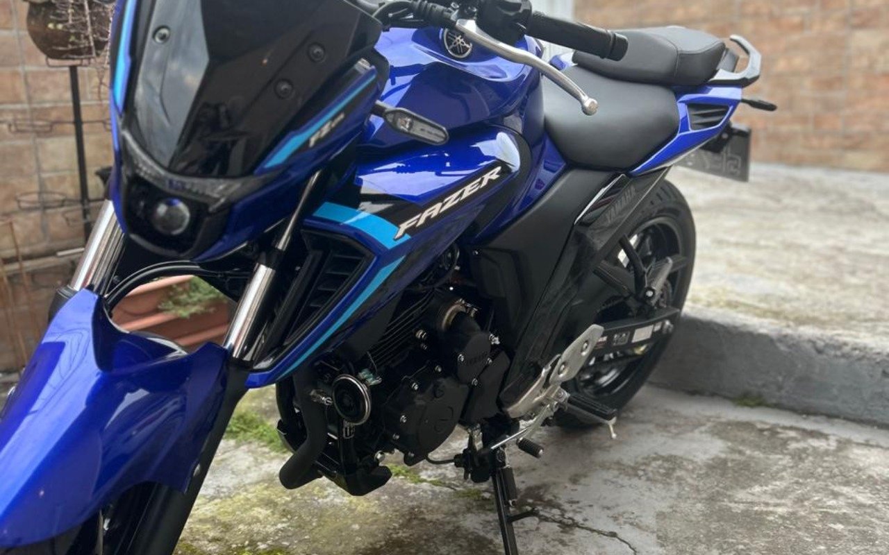 YAMAHA FZ25 250 FAZER CONNECTED  na cor Azul em São José / SC - 800576
