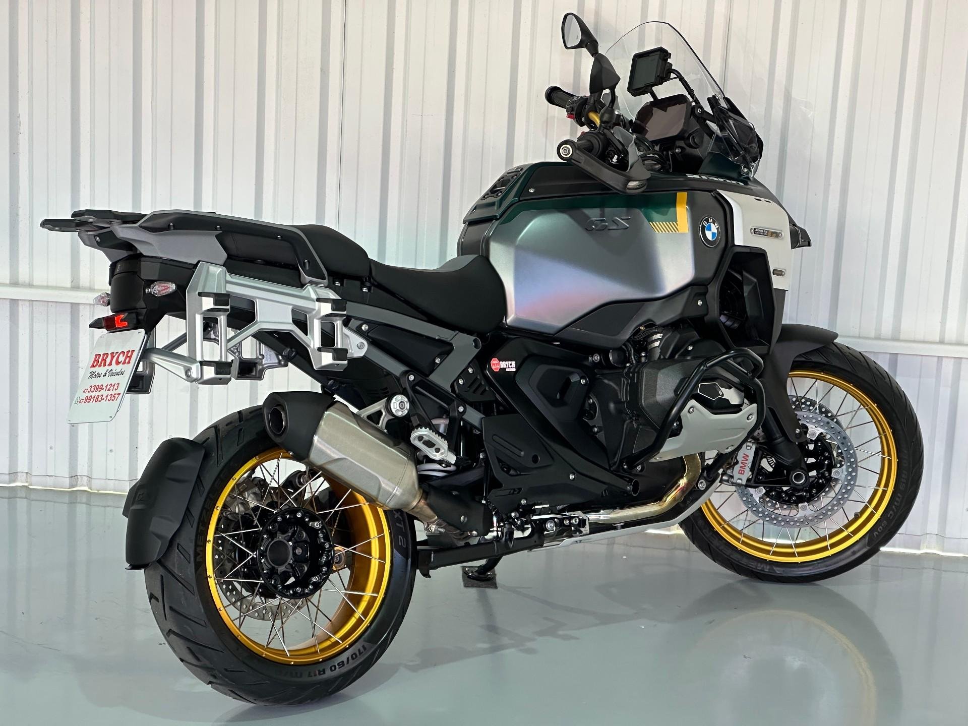 BMW R 1300 GS Adventure 719  na cor Verde em Pomerode / SC - 804817