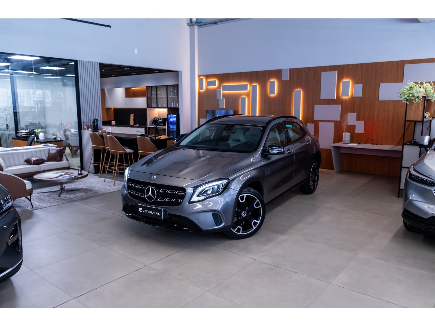 Mercedes-Benz GLA 200 Advance 1.6/1.6 TB 16V Flex Aut. na cor Cinza em Palhoça / SC - 806303