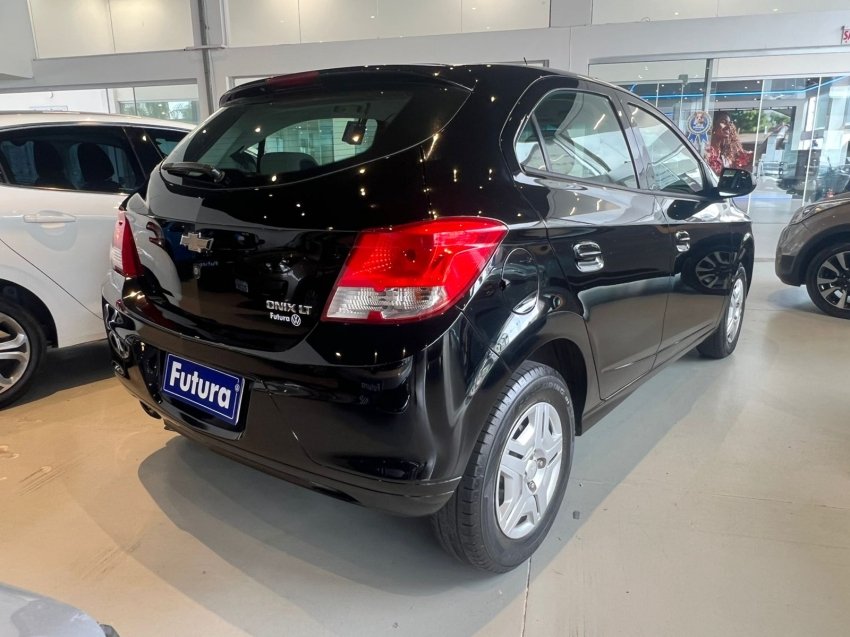 Chevrolet Onix SED. Plus PREM. 1.0 12V TB Flex Aut na cor Preto em Florianópolis / SC - 807381