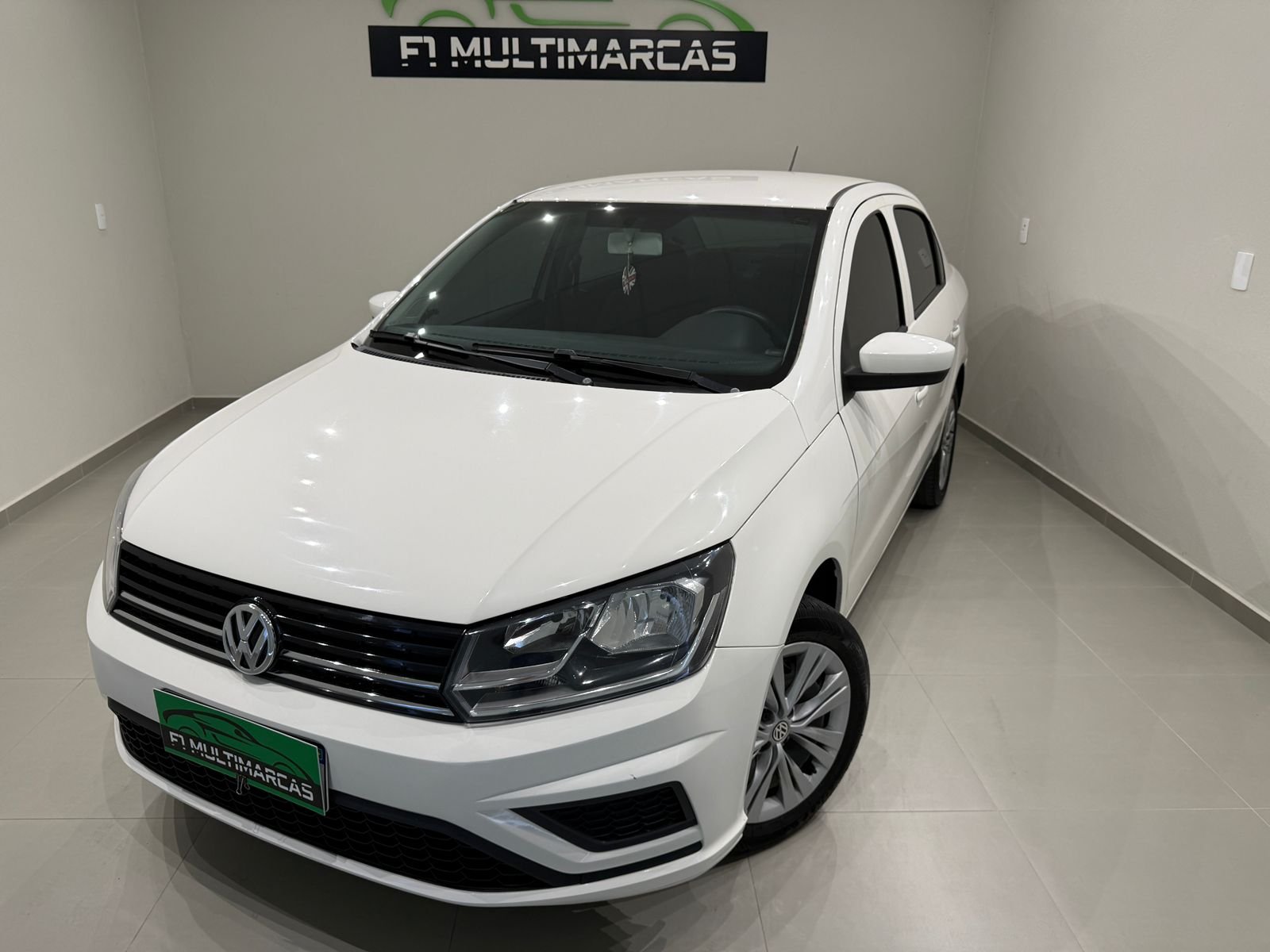 Volkswagen Voyage 1.0 Flex 12V 4p na cor Branco em Joinville / SC - 807765
