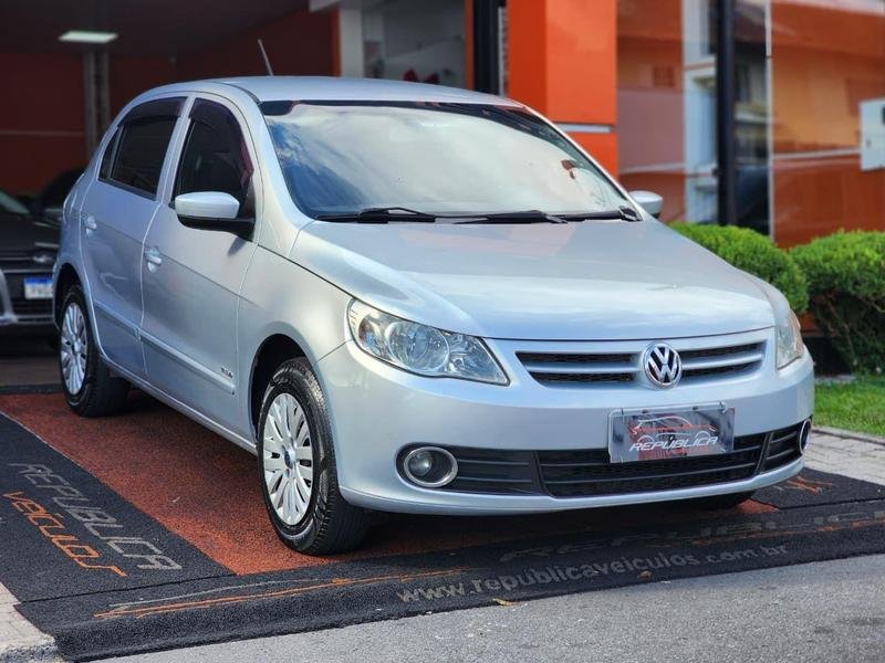 Volkswagen Gol 1.0 Flex 12V 5p na cor Prata em Curitiba / PR - 807890