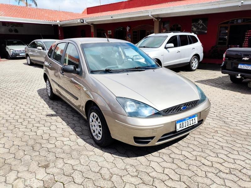 Ford Focus 1.8 16V 5p na cor Prata em Curitiba / PR - 808305