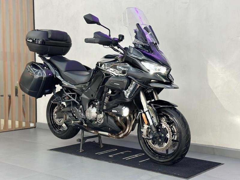 KAWASAKI Versys 1000 GRAND TOURER  na cor Cinza em Curitiba / PR - 808382