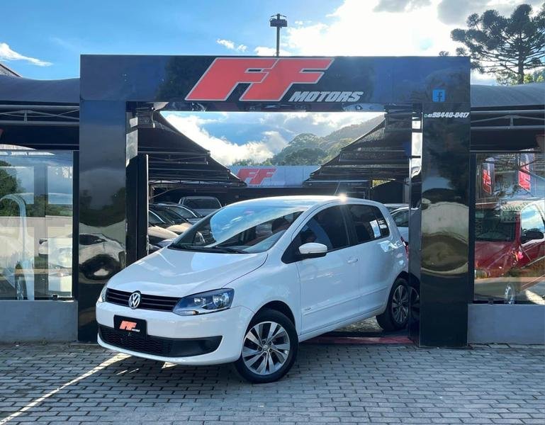 Volkswagen Fox 1.0 Mi Total Flex 8V 3p na cor Branco em Bocaiúva do Sul / PR - 811484