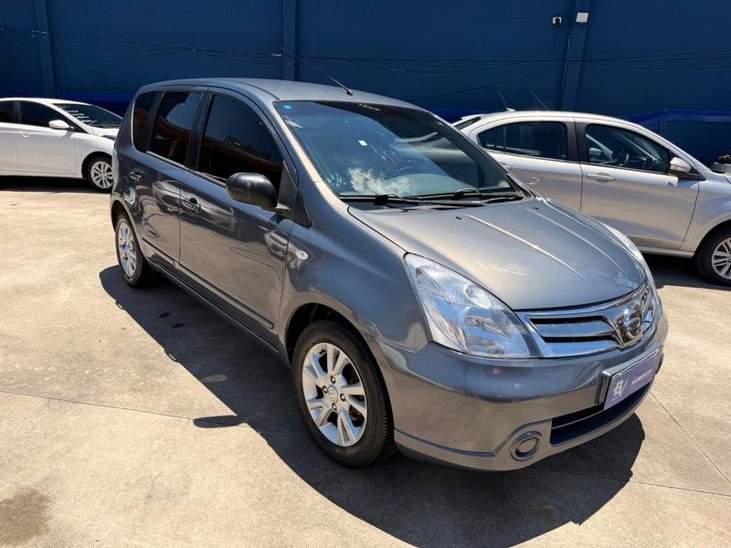 Nissan LIVINA S 1.6 16V Flex Fuel Mec. na cor Cinza em Curitiba / PR - 811831