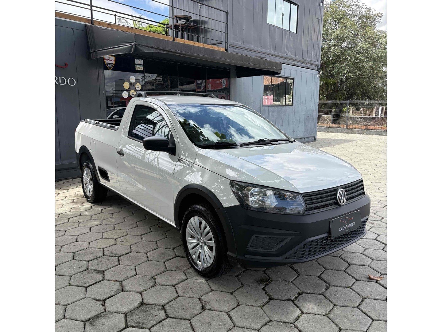 Volkswagen Saveiro Robust 1.6 Total Flex 8V CD na cor Branco em Joinville / SC - 811836