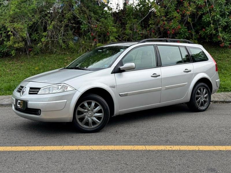 Renault Megane G. Tour EXTREME Hi-Flex 1.6 Mec. na cor Prata em Curitiba / PR - 812115