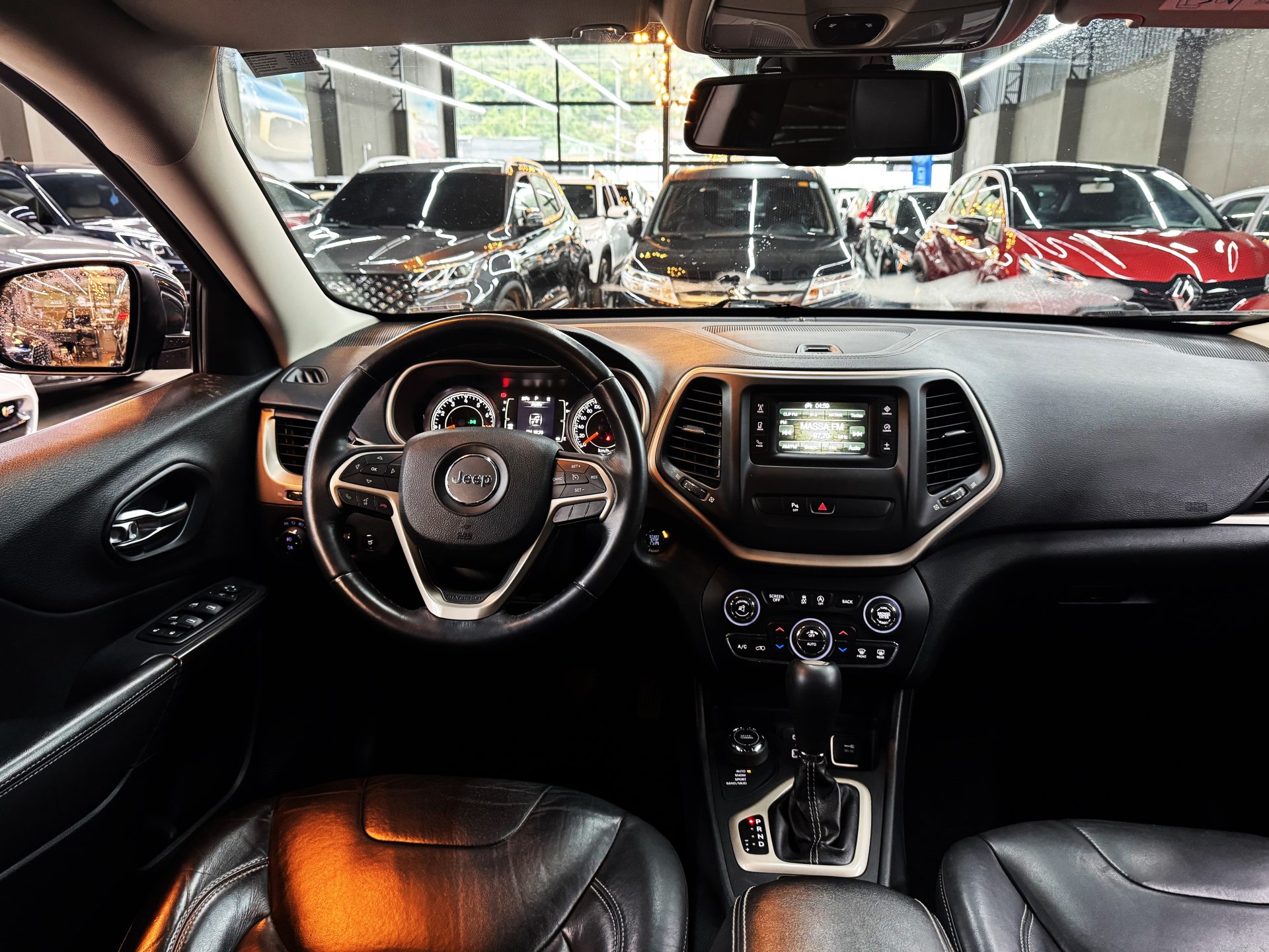 Jeep Cherokee Longitude 3.2 4x4 V6 Aut. na cor Preto em Florianópolis / SC - 812453