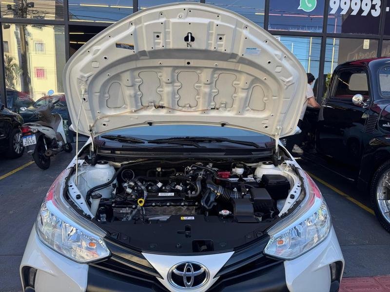 Toyota Yaris XL 1.5 Flex 16V 5p Aut. na cor Branco em Londrina / PR - 812536