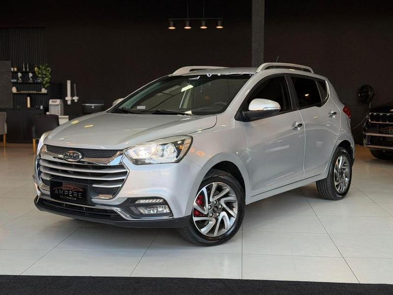 JAC T40 1.5 JET Flex 16V 5p Mec. na cor Prata em Curitiba / PR - 812818