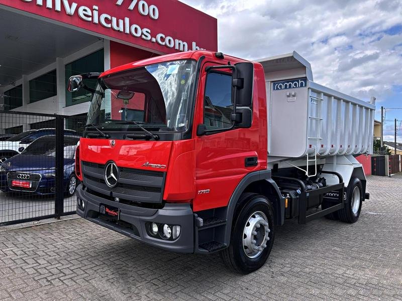 Mercedes-Benz Atego 1719 2p (diesel) (E5) na cor Vermelho em Curitiba / PR - 812897