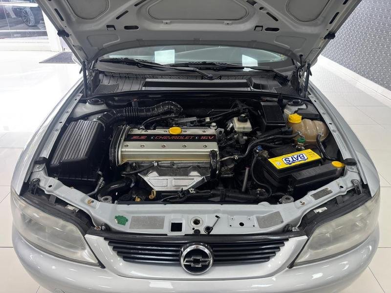 Chevrolet Vectra GLS/ Challenge 2.2 MPFI 16V na cor Prata em Curitiba / PR - 813900