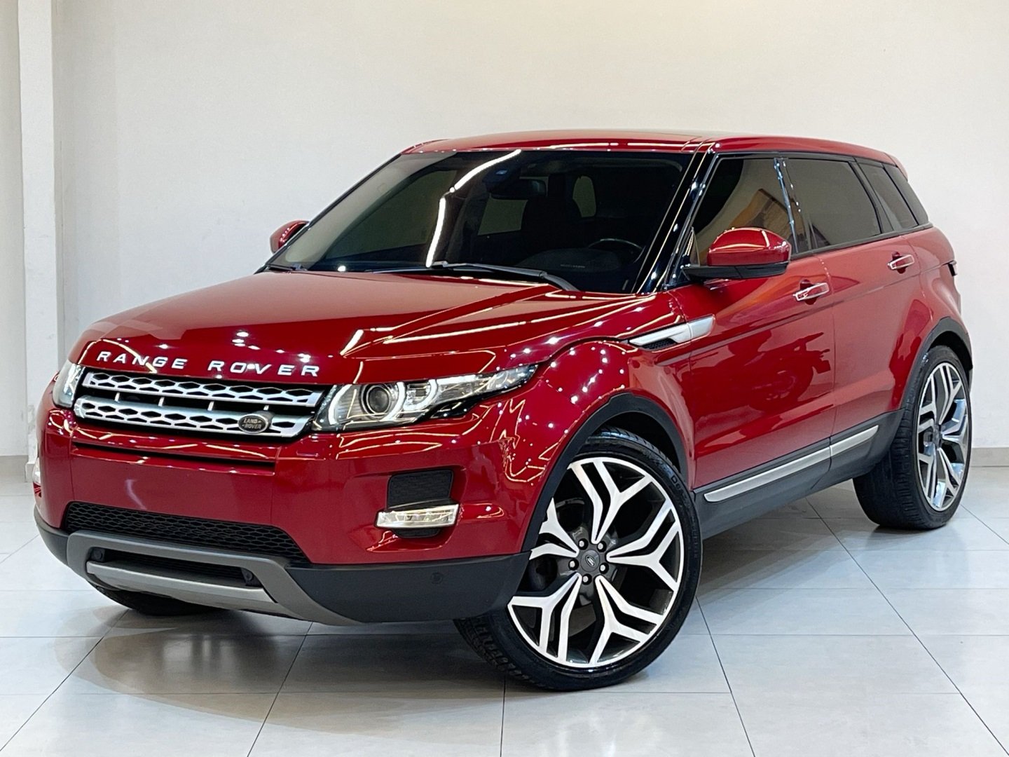 Land Rover Range Rover Evoque Prestige 2.2 5p Dies. na cor Vermelho em Colombo / PR - 814093