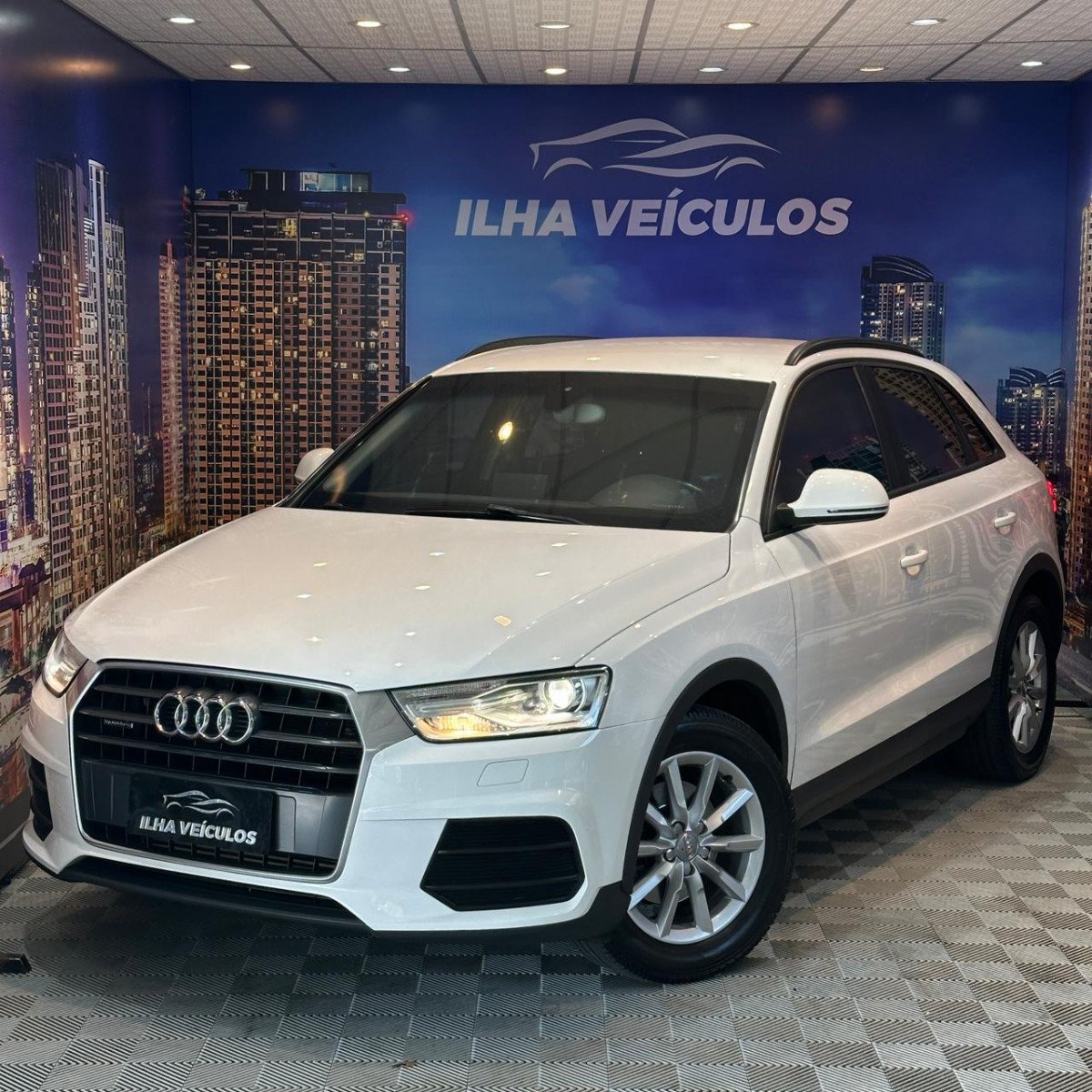 Audi Q3 2.0 TFSI Quat. 170/180cv S-tronic 5p na cor Branco no Canoas / RS - 814121