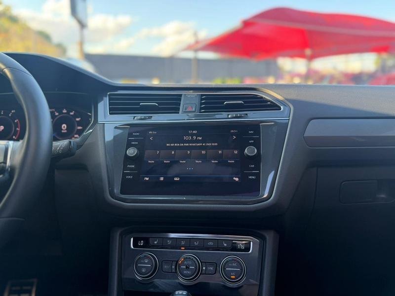 Volkswagen Tiguan Allspac R-Line 300 TSI 2.0 na cor Prata em Curitiba / PR - 814624