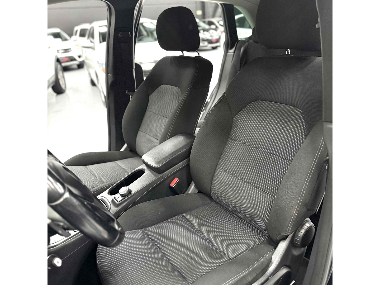 Mercedes-Benz Classe B 200 CGI 1.6 TB Sport 156cv Aut na cor Preto no Canoas / RS - 814806