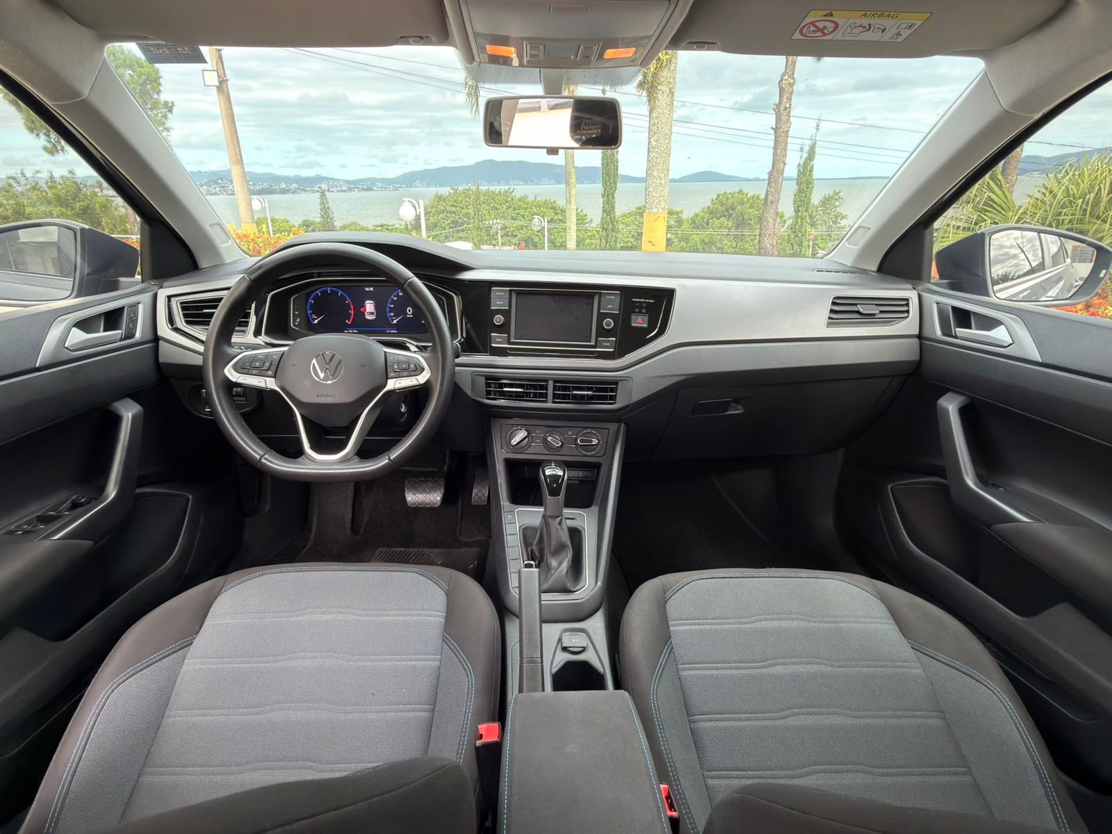 Volkswagen Nivus Comfortline 1.0 200 TSI Flex Aut. na cor Cinza em São José / SC - 817677